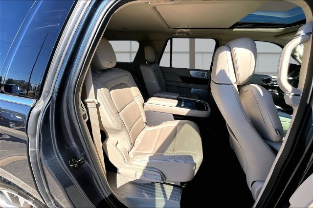 Used 2021 Lincoln Navigator L Reserve w/ Luxury Package AWD/4WD image 26
