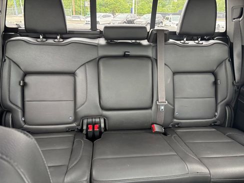 Used 2023 GMC Sierra 1500 Denali w/ Technology Package AWD/4WD image 10
