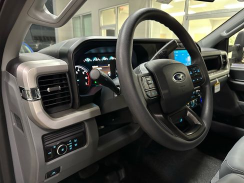 New 2026 Ford F250 XL w/ XL Chrome Package RWD image 19