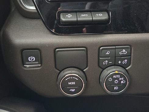Used 2026 Chevrolet Silverado 1500 LTZ w/ Technology Package RWD image 23