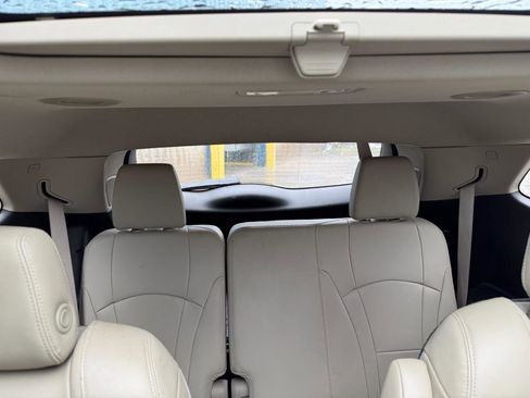 Used 2018 Buick Enclave Premium AWD/4WD image 27