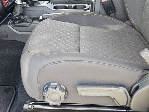 New 2026 Jeep Gladiator Mojave w/ Technology Group AWD/4WD image 25