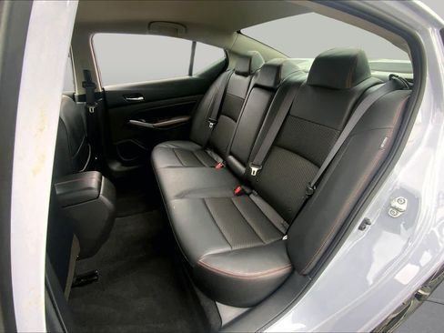 Used 2024 Nissan Altima 2.5 SR FWD image 21