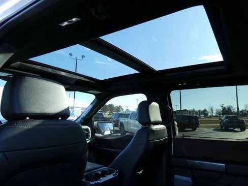 Certified 2021 Ford F150 Lariat w/ Equipment Group 502A High image 19