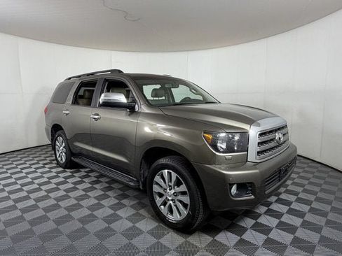 Used 2017 Toyota Sequoia Limited w/ Safety & Convenience Package RWD image 1
