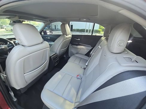 Used 2020 Cadillac XT4 Luxury FWD image 28