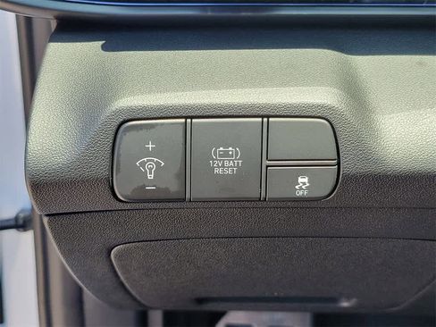 New 2025 Hyundai Elantra SEL image 17