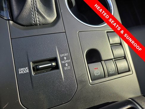 Used 2024 Toyota Highlander XLE image 21