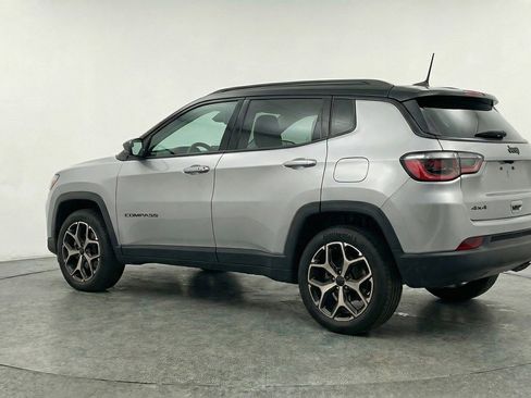 Used 2025 Jeep Compass Limited AWD/4WD image 6