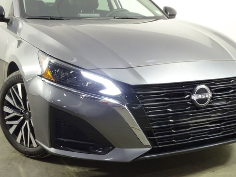 Used 2024 Nissan Altima 2.5 SV image 44