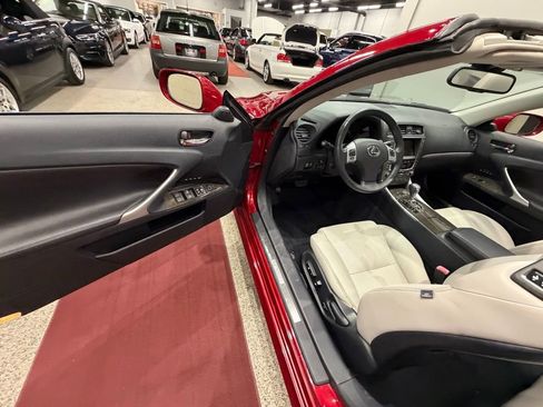 Used 2011 Lexus IS 250C w/ Luxury Pkg image 21