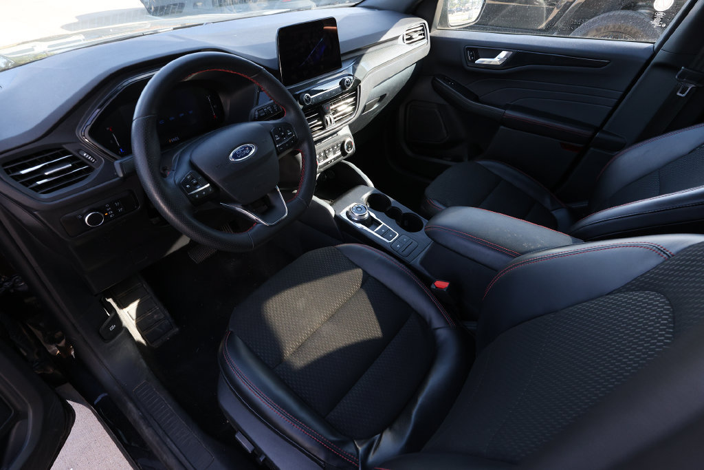 Used 2025 Ford Escape ST-Line AWD/4WD image 9