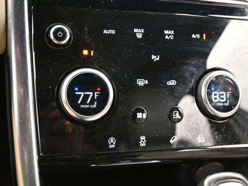 Used 2020 Land Rover Discovery Sport image 19