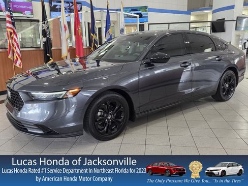 Used 2025 Honda Accord SE image 1