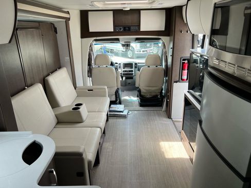 Used 2016 Mercedes-Benz Sprinter 3500 image 32