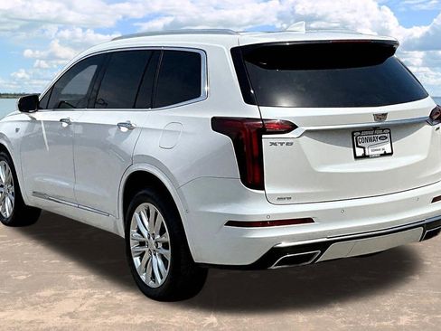 Used 2021 Cadillac XT6 Premium Luxury AWD/4WD image 5