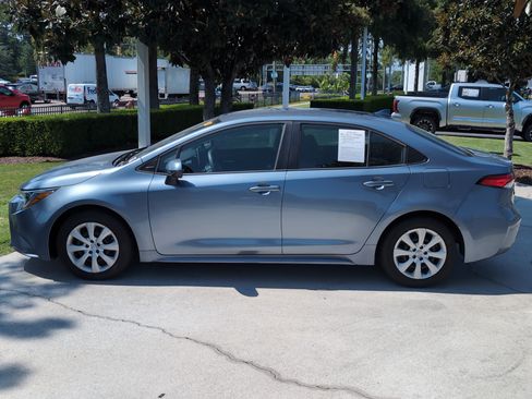 Used 2021 Toyota Corolla LE FWD image 7