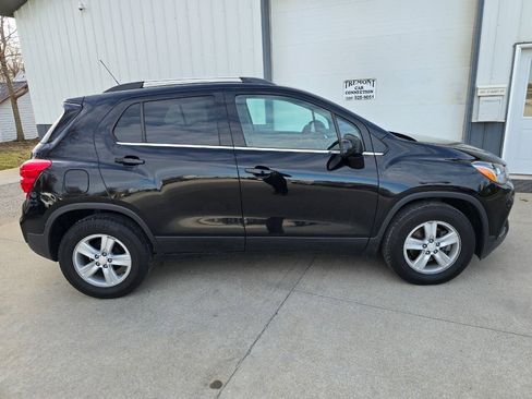 Used 2020 Chevrolet Trax LT FWD image 7