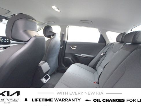 New 2025 Kia K4 LXS image 12