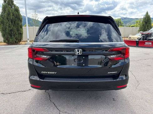Used 2024 Honda Odyssey Sport image 6
