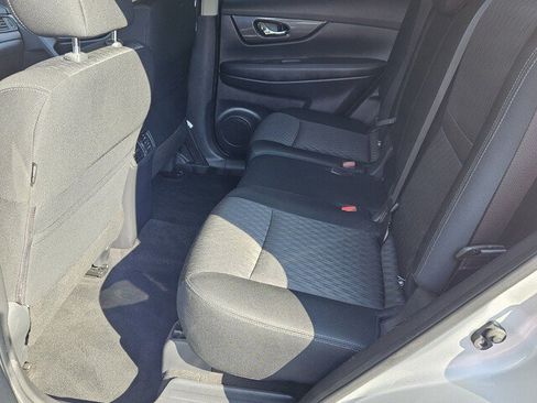 Used 2017 Nissan Rogue SV FWD image 9
