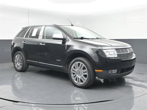 Used 2010 Lincoln MKX AWD image 3