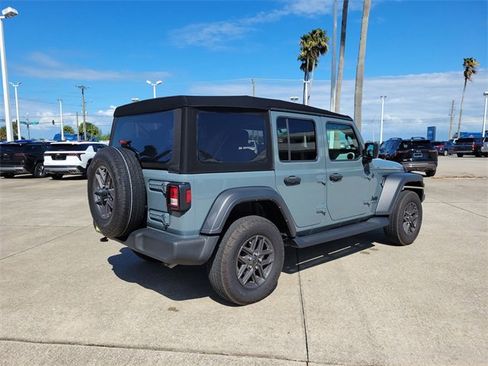 Used 2024 Jeep Wrangler Sport S image 9