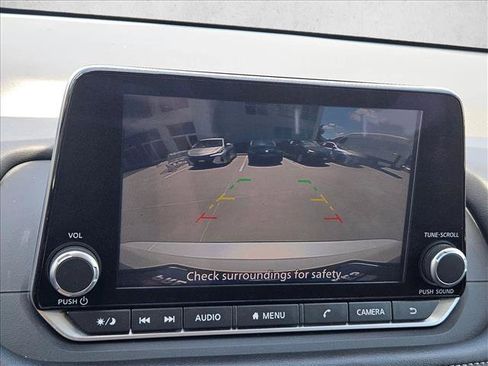 Used 2024 Nissan Rogue SV FWD image 13