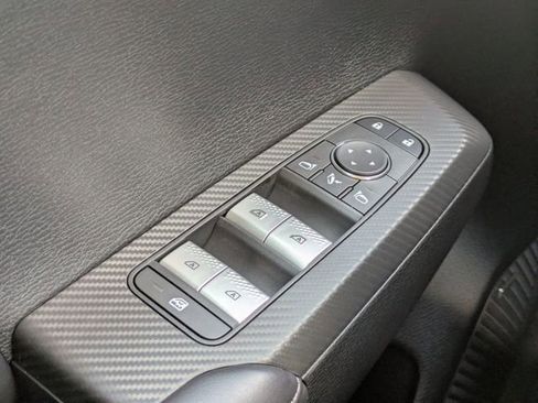 New 2026 Mitsubishi Outlander SE image 27