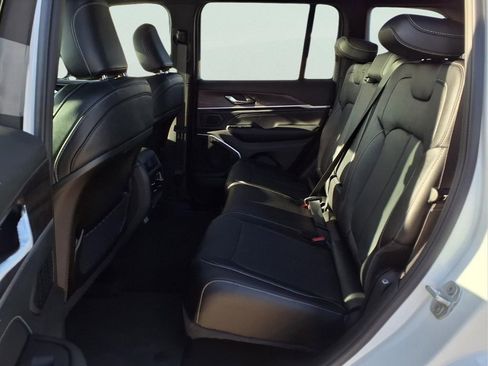 New 2026 Jeep Grand Cherokee Limited AWD/4WD image 10