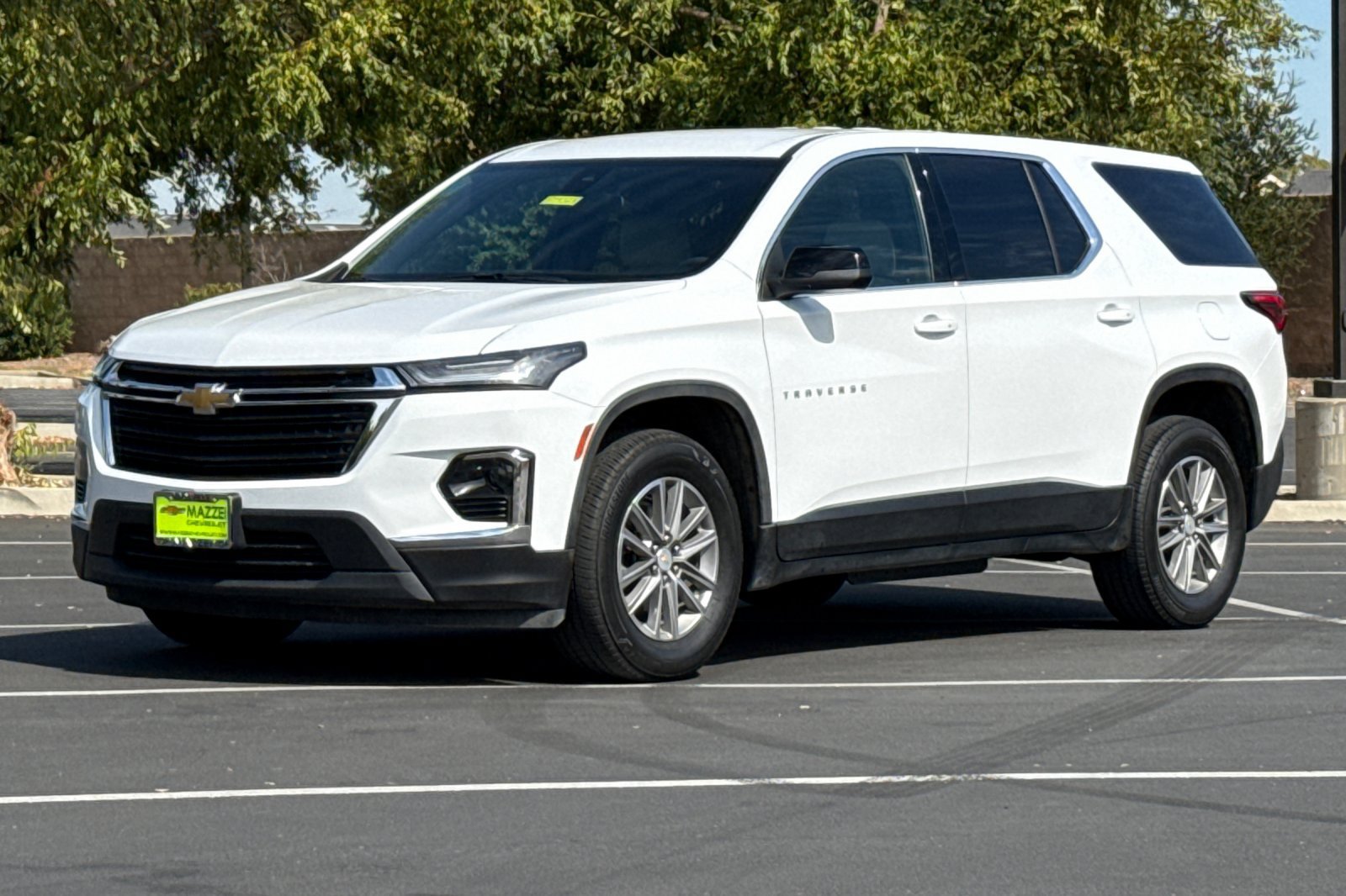 Used 2023 Chevrolet Traverse LS FWD image 16