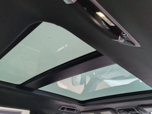 New 2026 Land Rover Range Rover Long Wheelbase Autobiography image 22