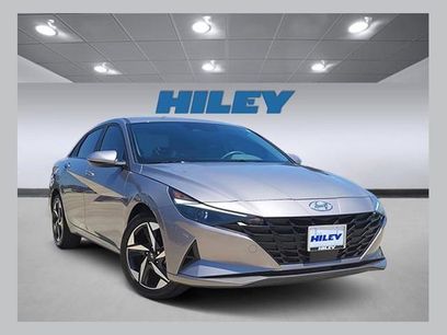 Used 2023 Hyundai Elantra SEL w/ Convenience Package