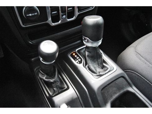 Used 2023 Jeep Gladiator Sport AWD/4WD image 29
