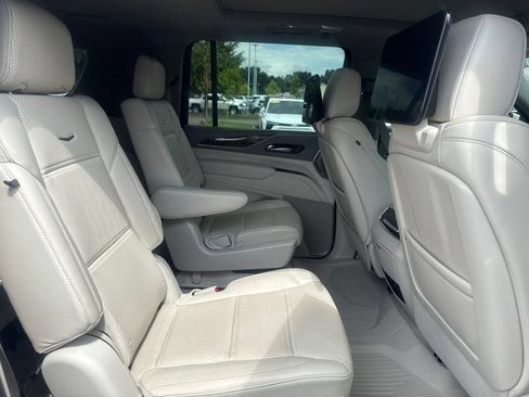 Used 2023 Cadillac Escalade ESV Sport Platinum AWD/4WD image 12