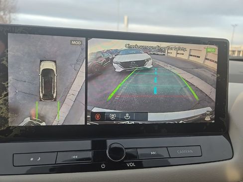 Used 2025 Nissan Rogue SL image 23