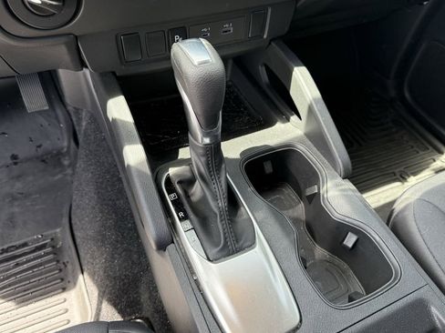 Used 2025 Nissan Frontier S image 17