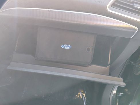 Used 2020 Ford Edge Titanium w/ Class II Trailer Tow Package image 16