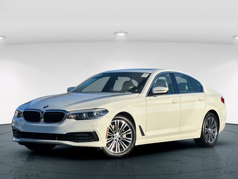 Used 2019 BMW 530i w/ Convenience Package image 2