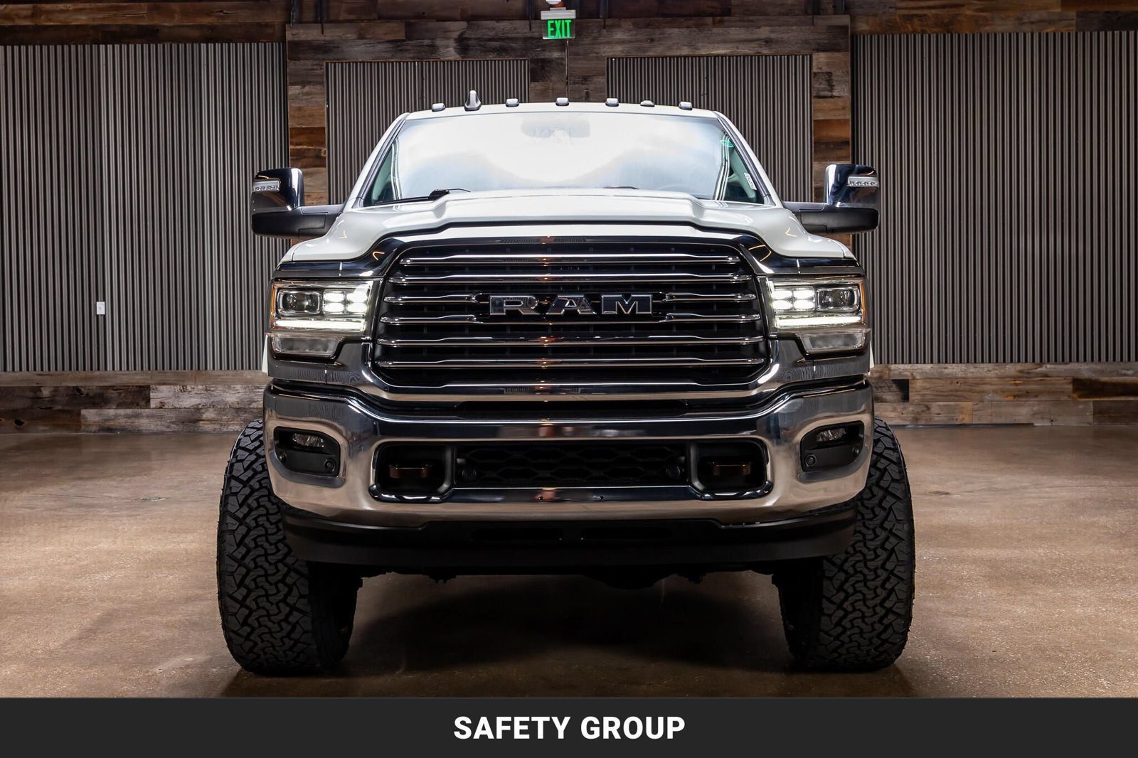 Used 2024 RAM 2500 Limited w/ Safety Group AWD/4WD image 3