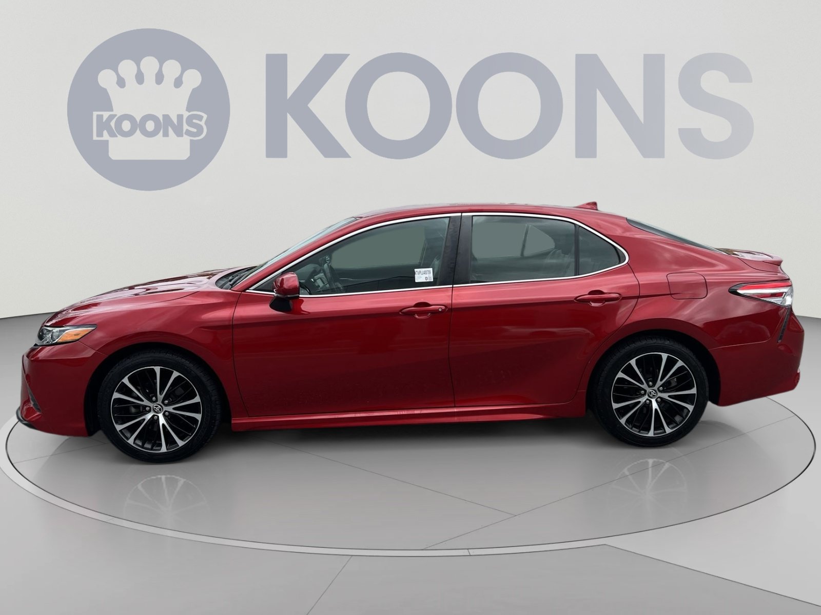Used 2020 Toyota Camry SE FWD image 2