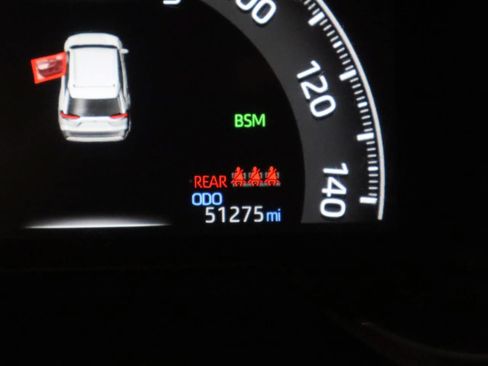 Used 2024 Toyota RAV4 XLE FWD image 8