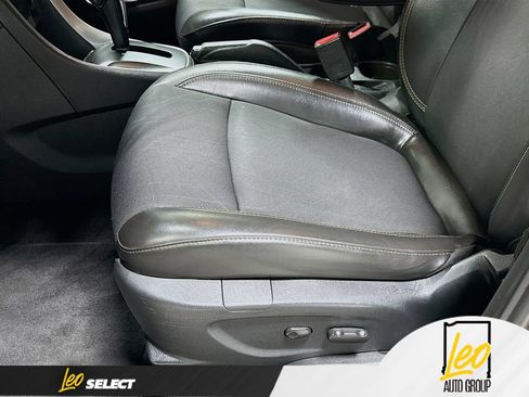Used 2018 Chevrolet Trax LT w/ LT Convenience Package FWD image 21