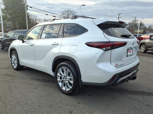 New 2026 Toyota Highlander Limited image 7