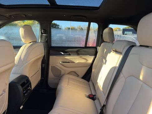 New 2025 Jeep Grand Cherokee Limited w/ Trailer Tow Package image 34