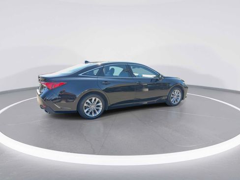 Certified 2022 Toyota Avalon XLE w/ Moonroof Package FWD image 8