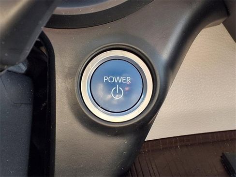 Used 2021 Toyota Sienna LE image 15