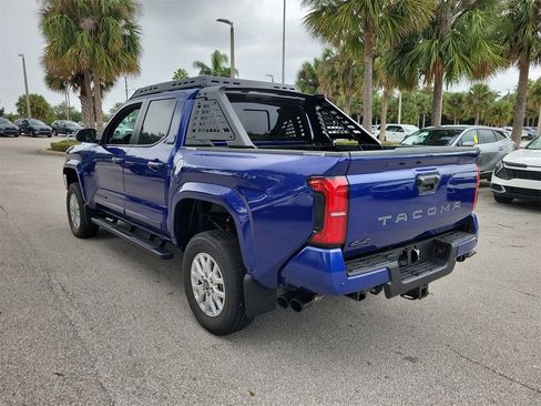 Used 2025 Toyota Tacoma SR5 image 4
