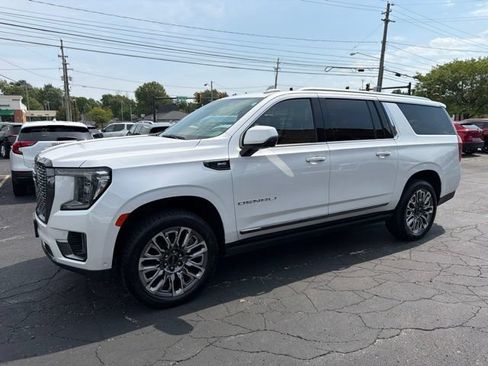Certified 2023 GMC Yukon XL Denali Ultimate w/ LPO, Floor Liner Package AWD/4WD image 3