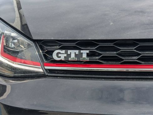 Used 2018 Volkswagen GTI SE FWD image 11